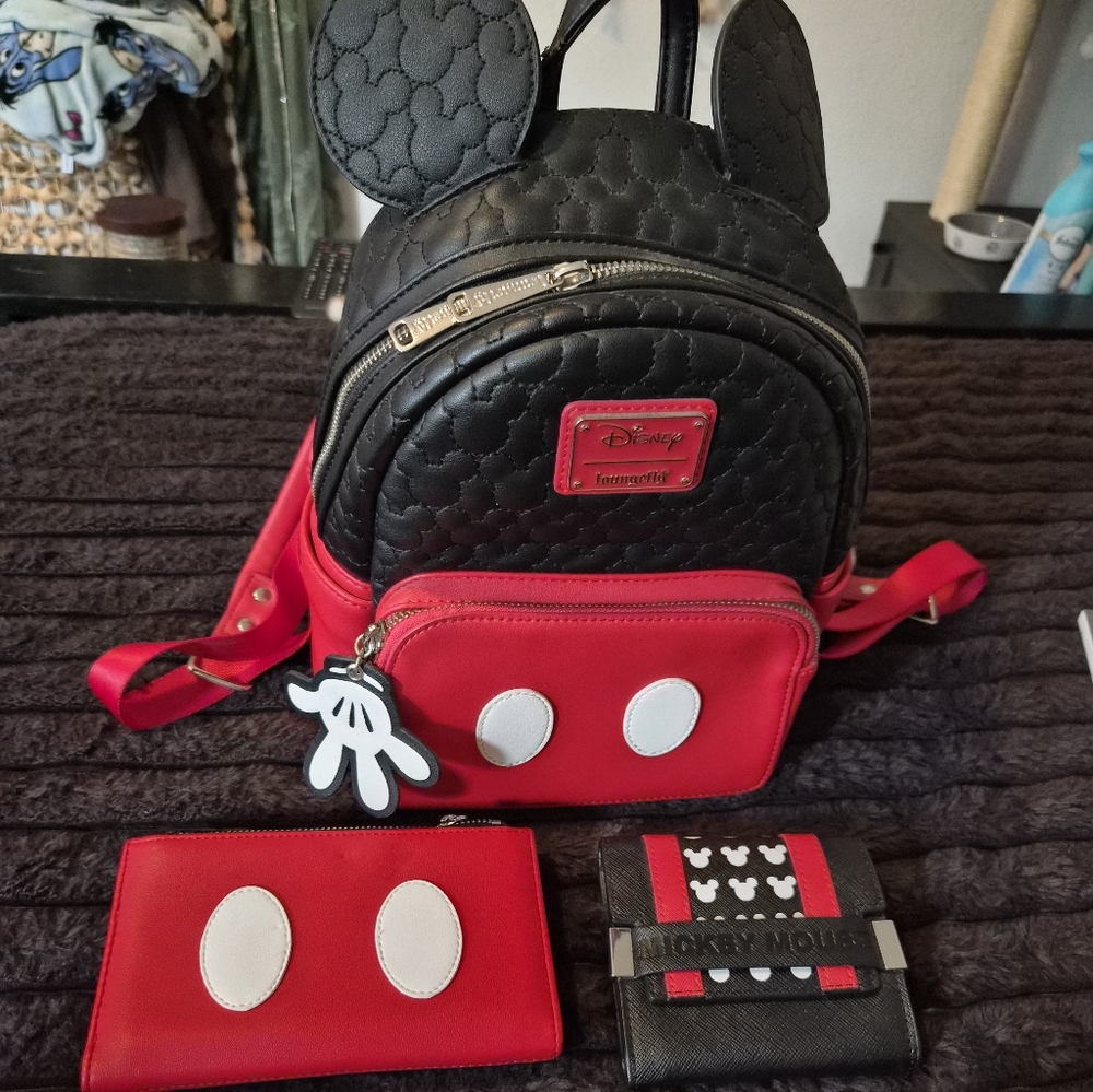 Disney Loungefly Mickey Mouse Bag With 2 Wallets